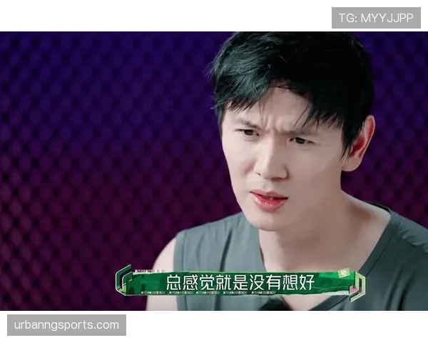 鲍春来这张退役生活照太反差,记忆里的赛场王者瞬间变成隔壁大叔 鲍春来这张退役生活照太反差,记忆里的赛场王者瞬间变成隔壁大叔